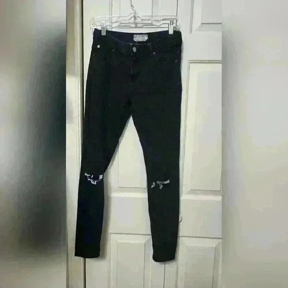 Free People Denim - Free People Distressed Black Skinny Jeans Size 26